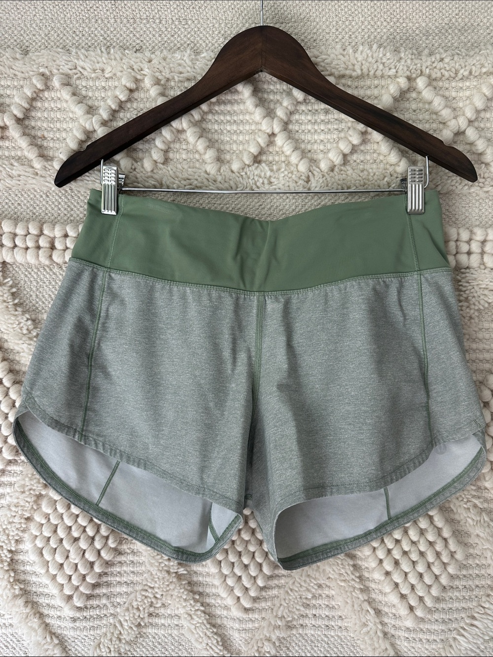 Lululemon Athletica Speed Up Shorts 4” inseam